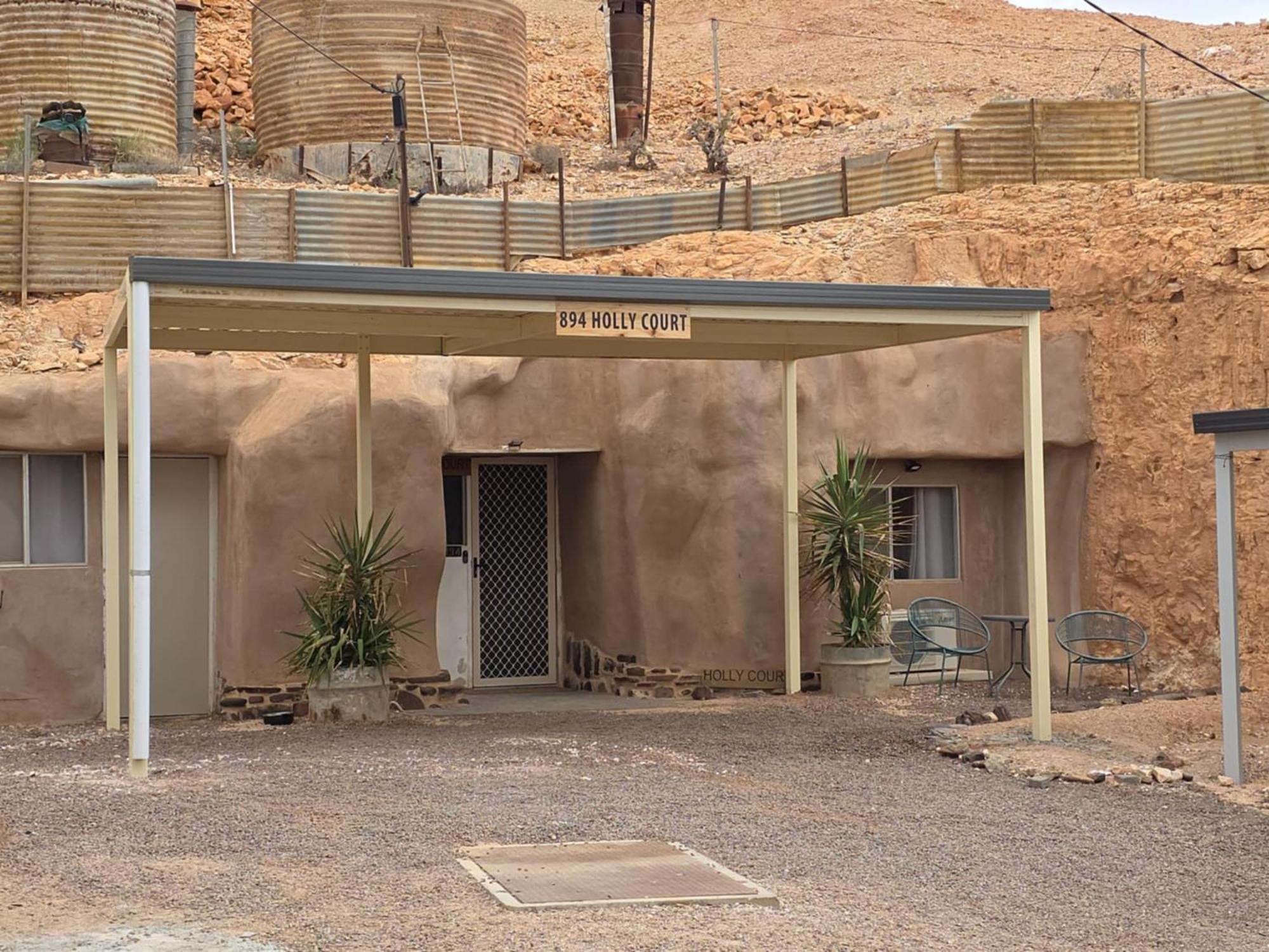 894 Holly Court Apartment Coober Pedy Bagian luar foto